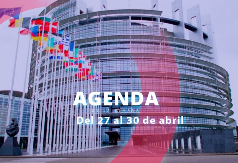 Edificio del Parlamento Europeo con banderas de la UE