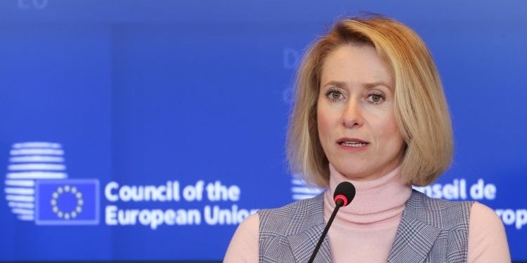 Kaja Kallas hablando en una conferencia sobre pol&iacute;tica exterior de la UE